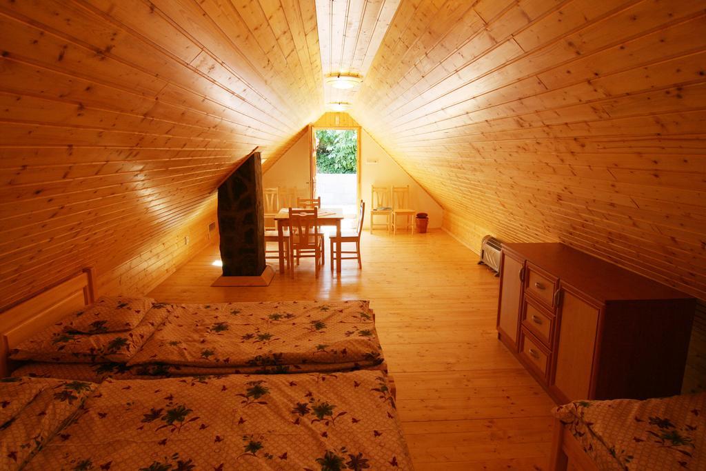 فندق Hollókőفي  Kemences Porta الغرفة الصورة